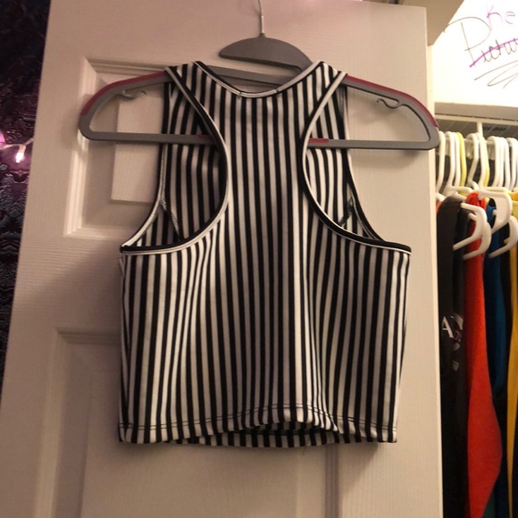 Black and white striped crop top - Picture 2 of 2